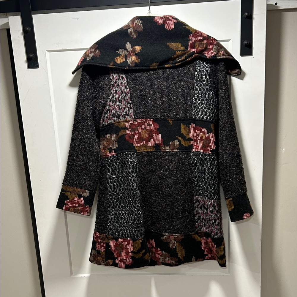 Chic Patchwork Cape Coat with Floral Accents - image 3